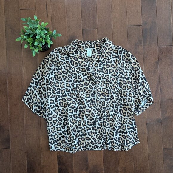 3/$20 FOREVER 21 LEOPARD PRINT BUTTON UP TOP - Picture 1 of 2